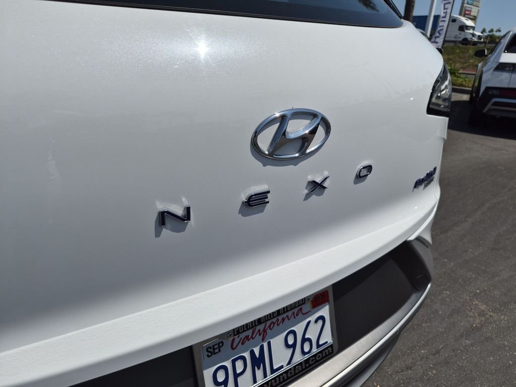 Used 2021 White Hyundai Blue image 10