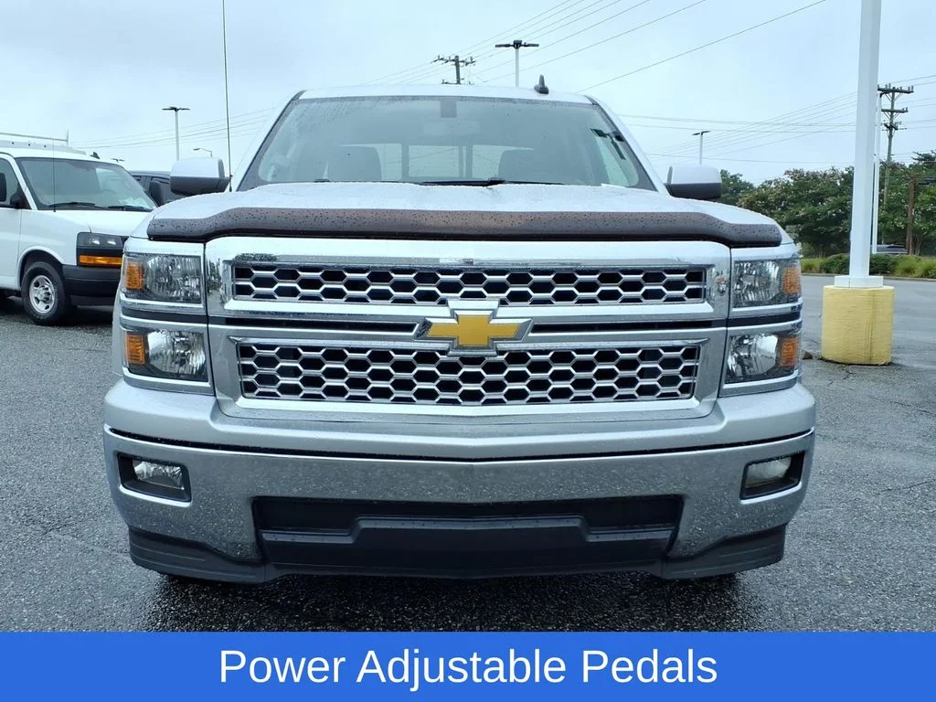 Used 2015 Silver Chevrolet LT image 27