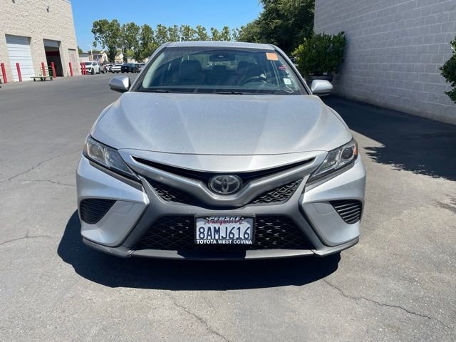 Used 2018 Silver Toyota SE image 2