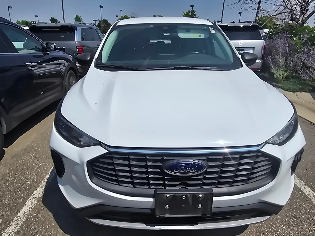 Used 2023 Oxford White Ford Active image 17