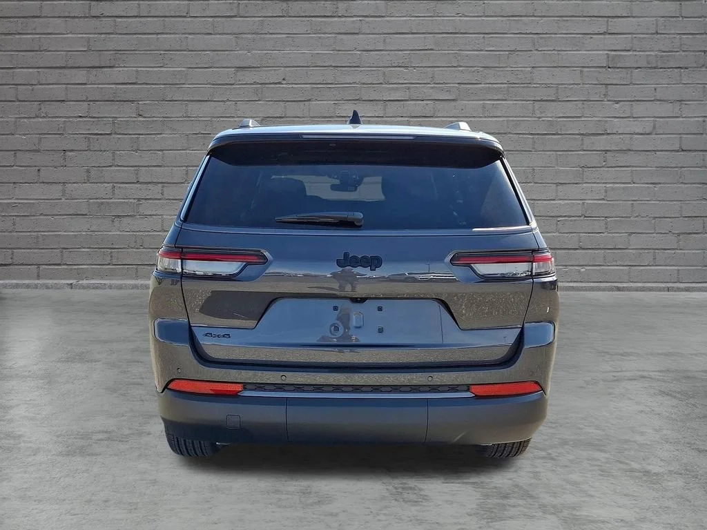 New 2026 Baltic Gray Metallic Clearcoat Jeep Laredo Altitude image 7