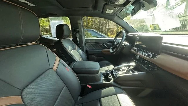 Used 2023 Dynamic Blue Metallic GMC AT4 image 5