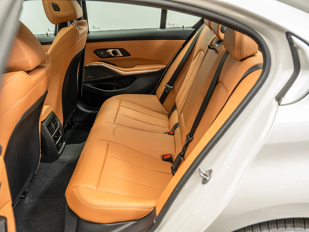 New 2026 Mineral White Metallic BMW 330i xDrive image 41