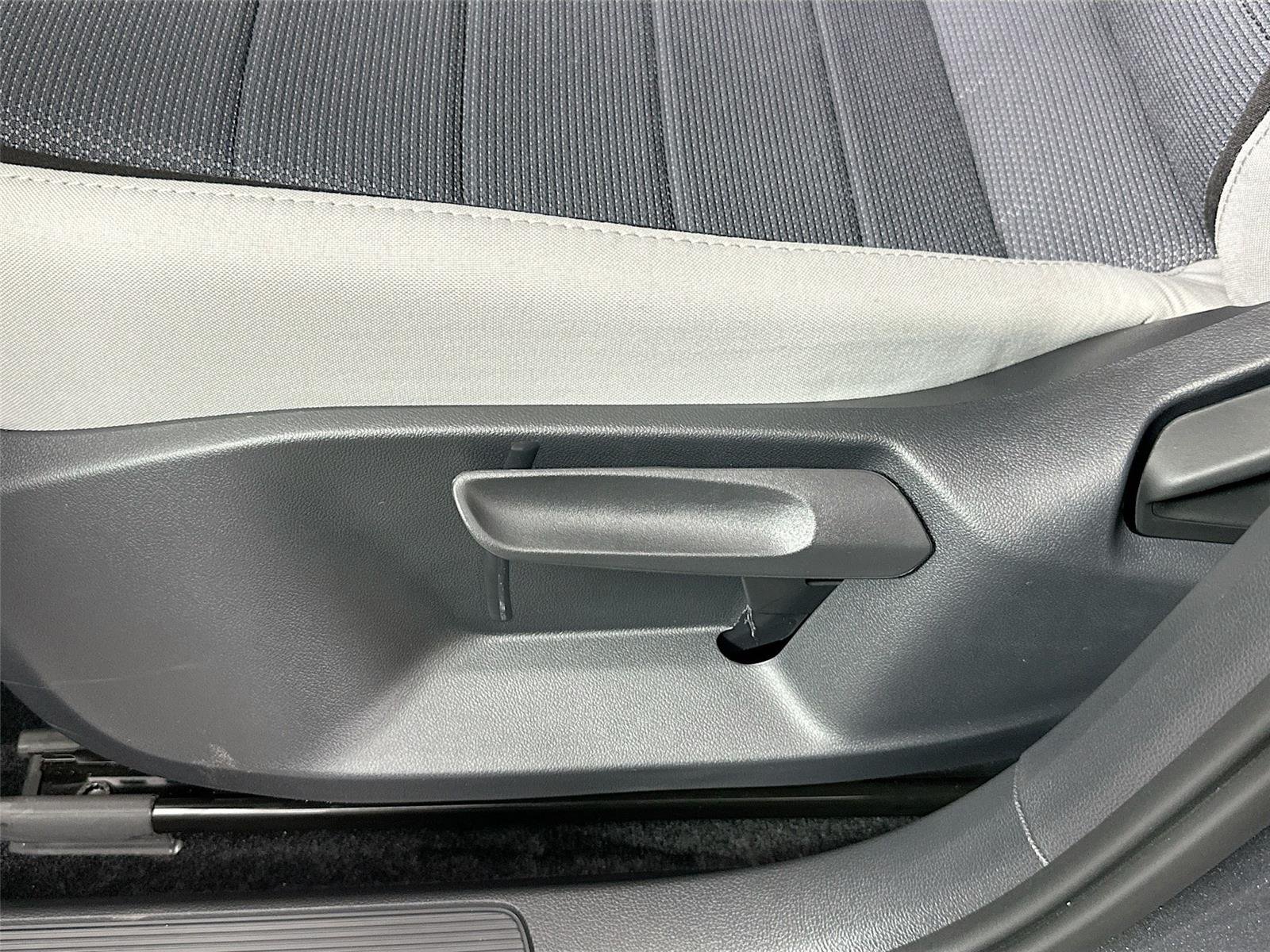 New 2026 Platinum Gray Metallic Volkswagen S image 17