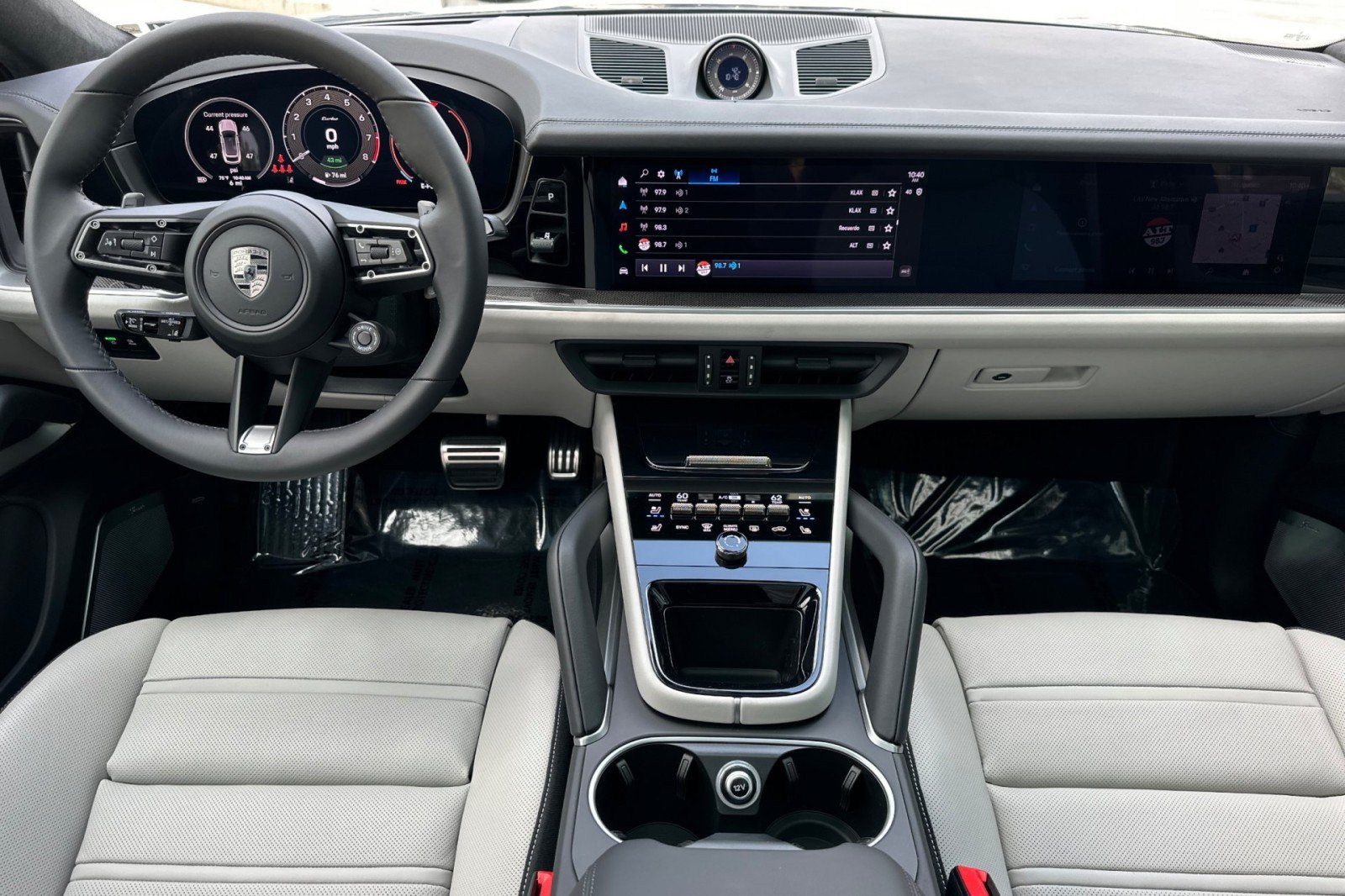 2026 Porsche Cayenne Coup Turbo E-Hybrid - Photo 6