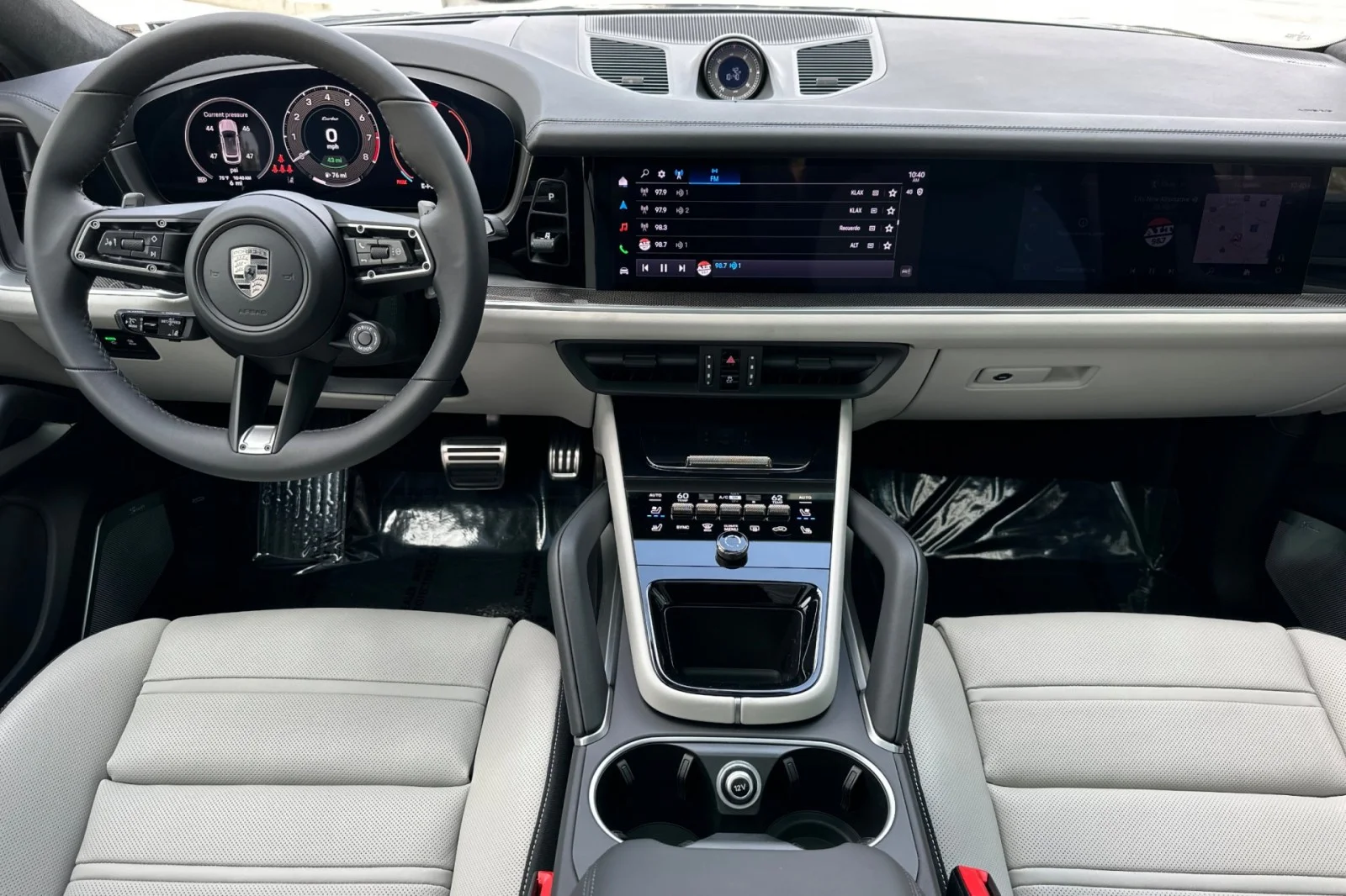 2026 Porsche Cayenne Coup Turbo E-Hybrid - Photo 6