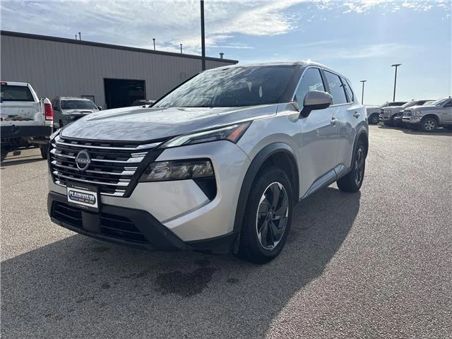 Used 2025 Brilliant Silver Metallic Nissan SV Front-Wheel Drive image 3