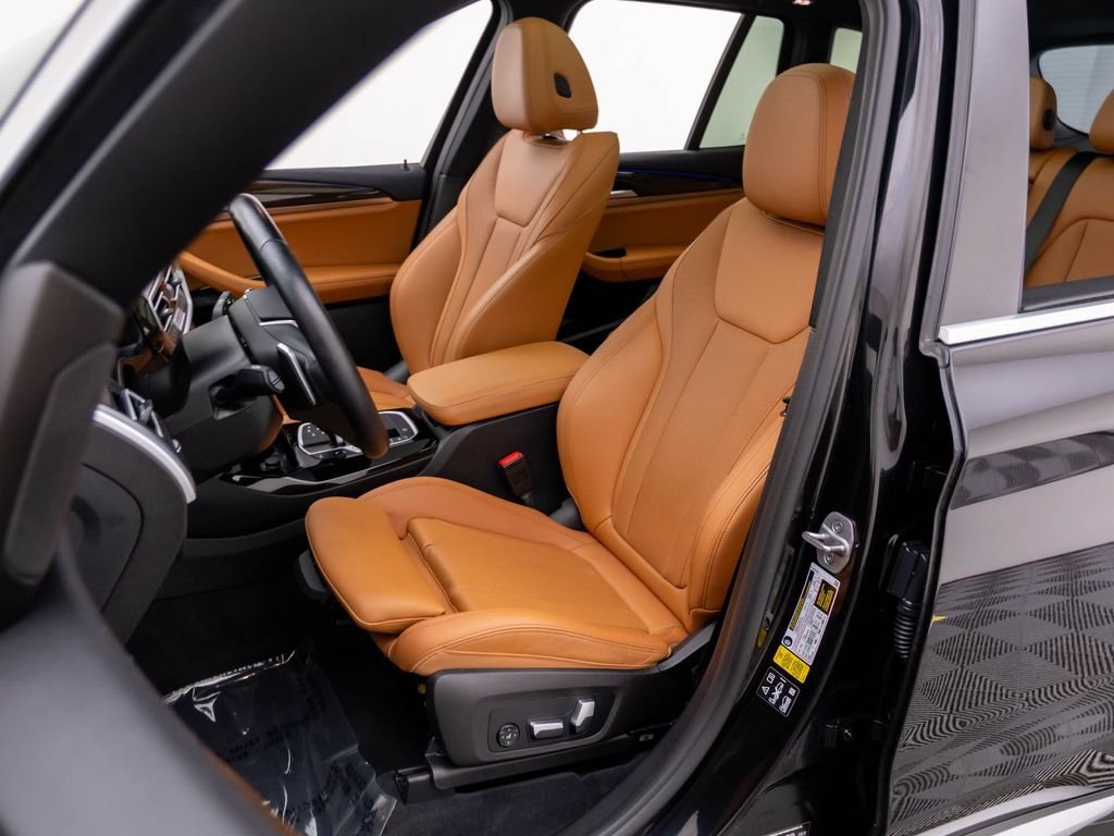 Used 2022 Black Sapphire Metallic BMW xDrive30i image 18