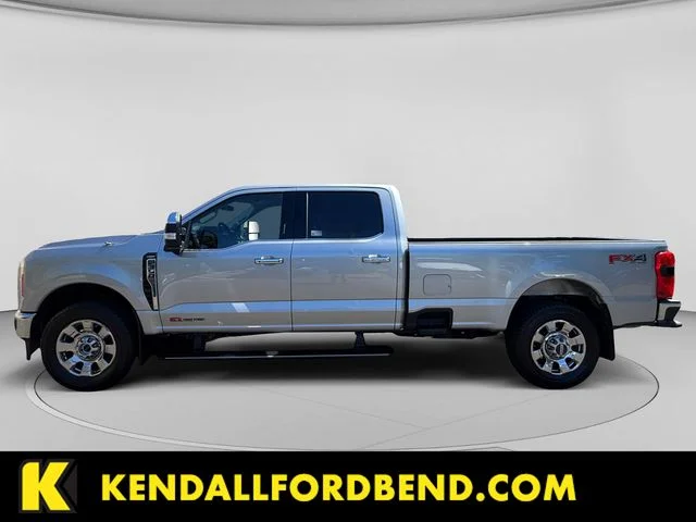 Used 2023 Silver Ford Lariat image 2