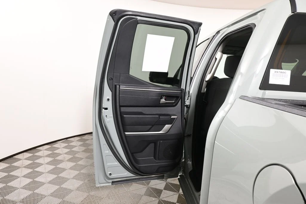 Used 2023  Toyota SR5 image 30