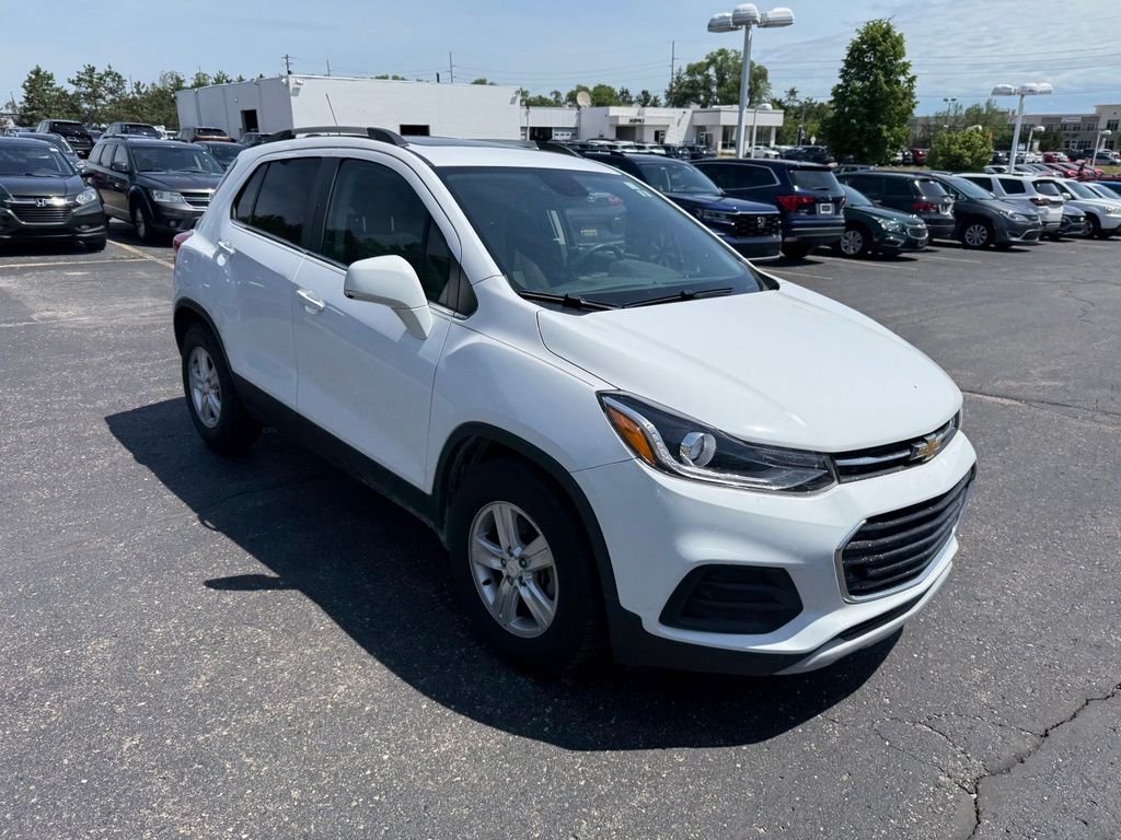 Used 2018 Summit White Chevrolet LT image 4