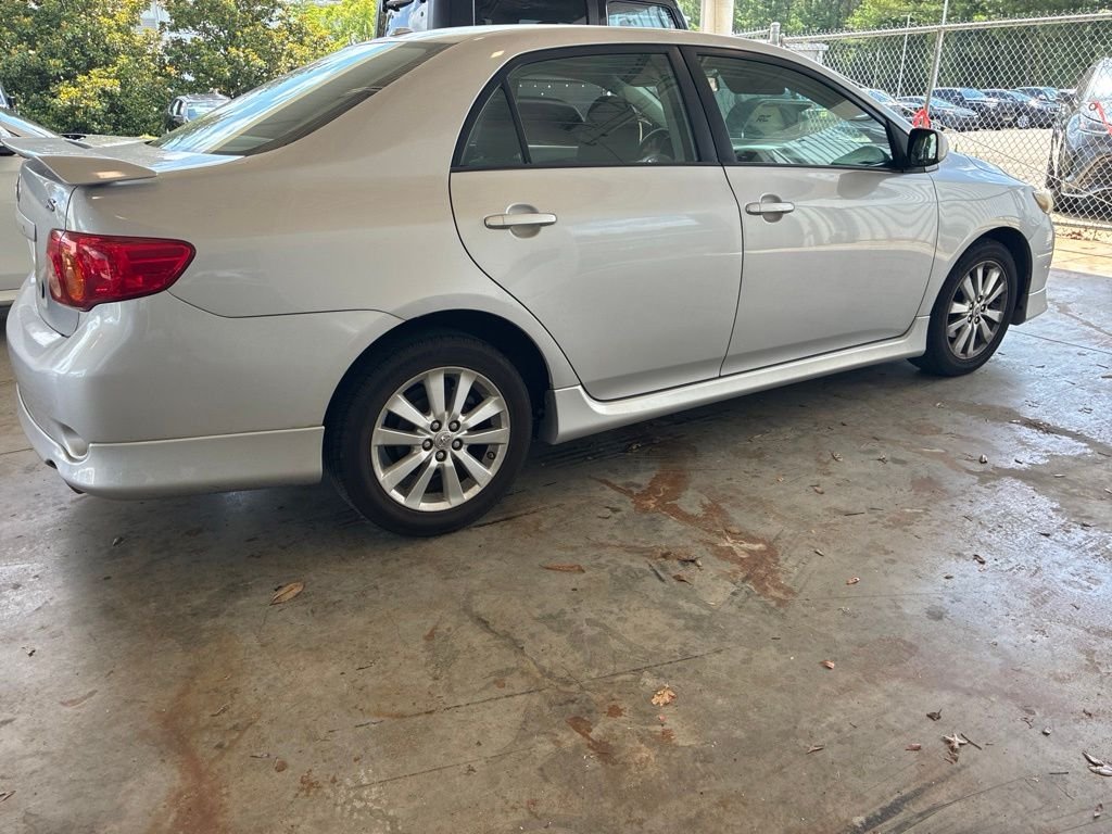 Used 2010  Toyota S image 3