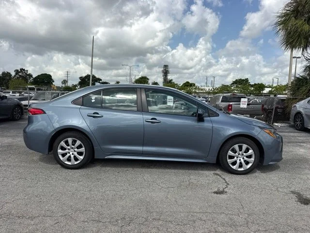 Used 2024  Toyota LE image 9