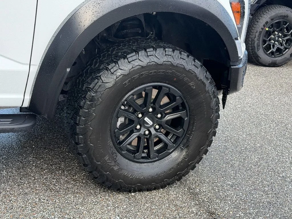 Certified Used 2024 Oxford White Ford Raptor image 9