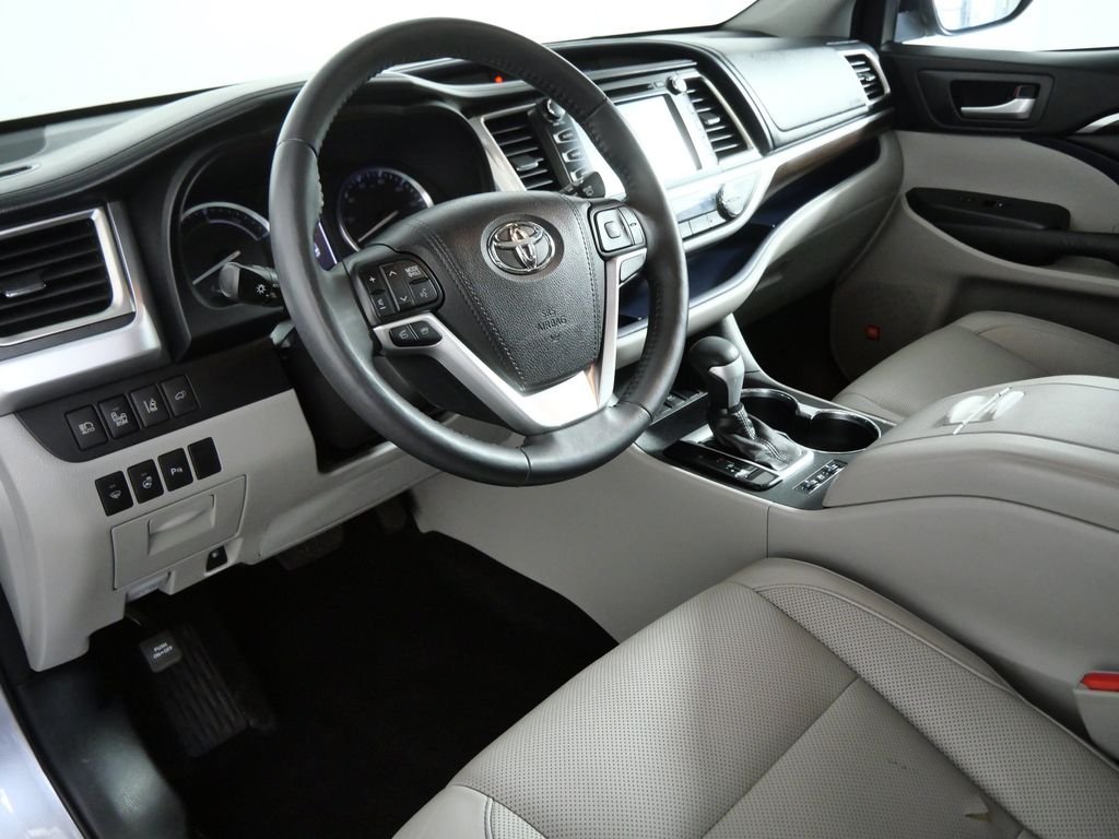 Used 2016 Silver Toyota Limited Platinum image 16