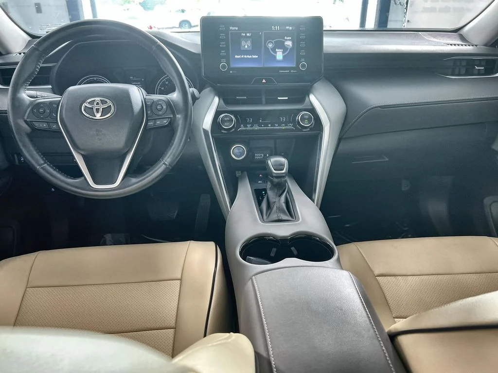 Used 2022  Toyota LE image 21