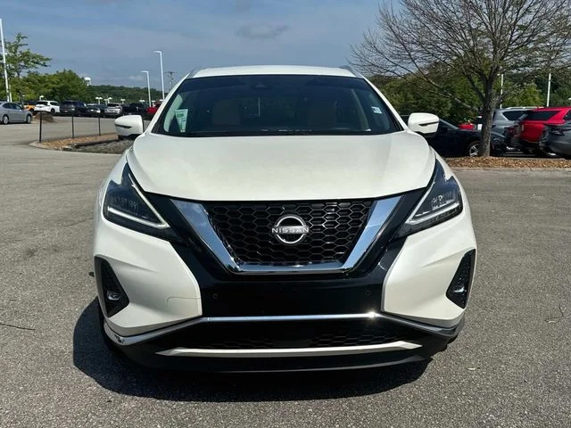 Used 2023 White Nissan SL image 10