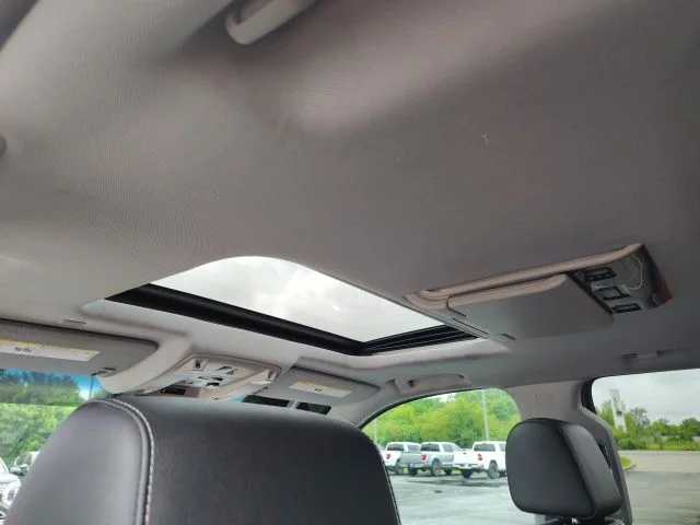 Used 2017 Black Chevrolet Premier image 27