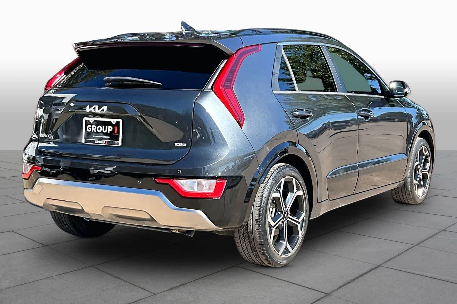 Used 2024 Graphite Gray Kia EX Touring image 13