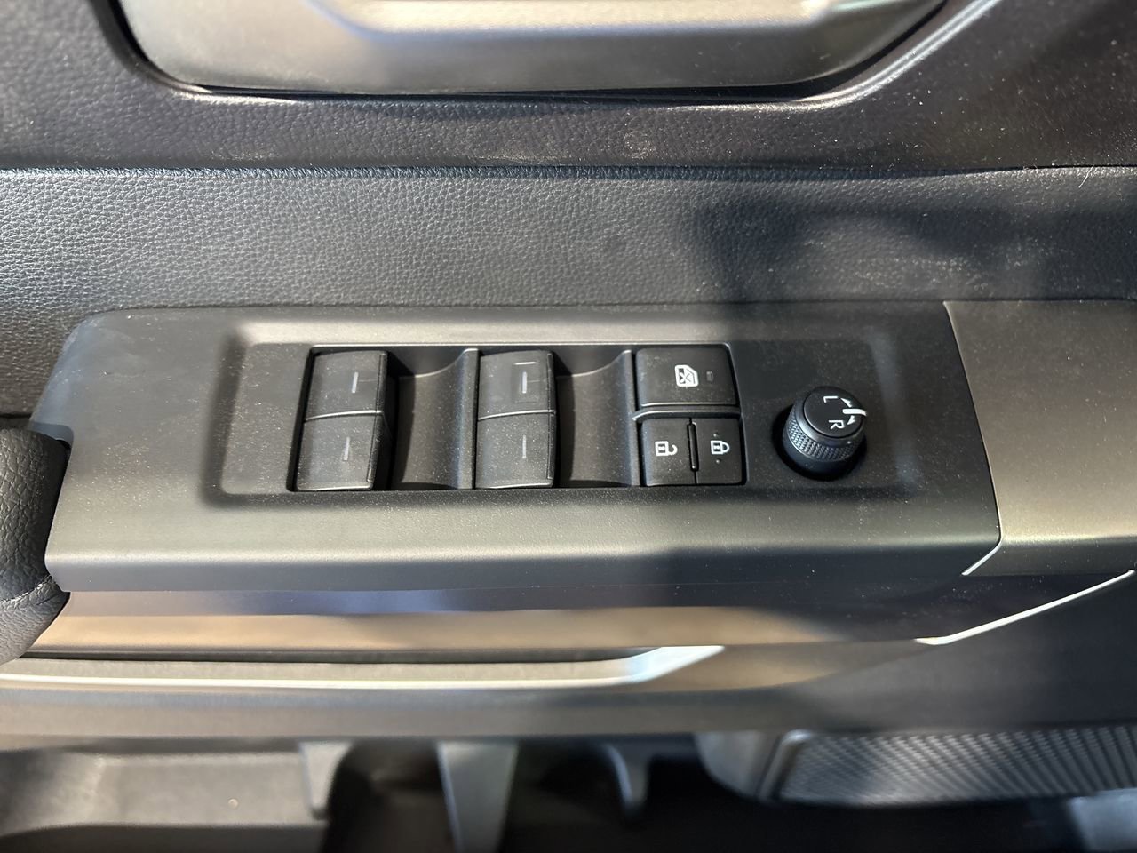 2026 Toyota Tundra SR5 - Photo 13