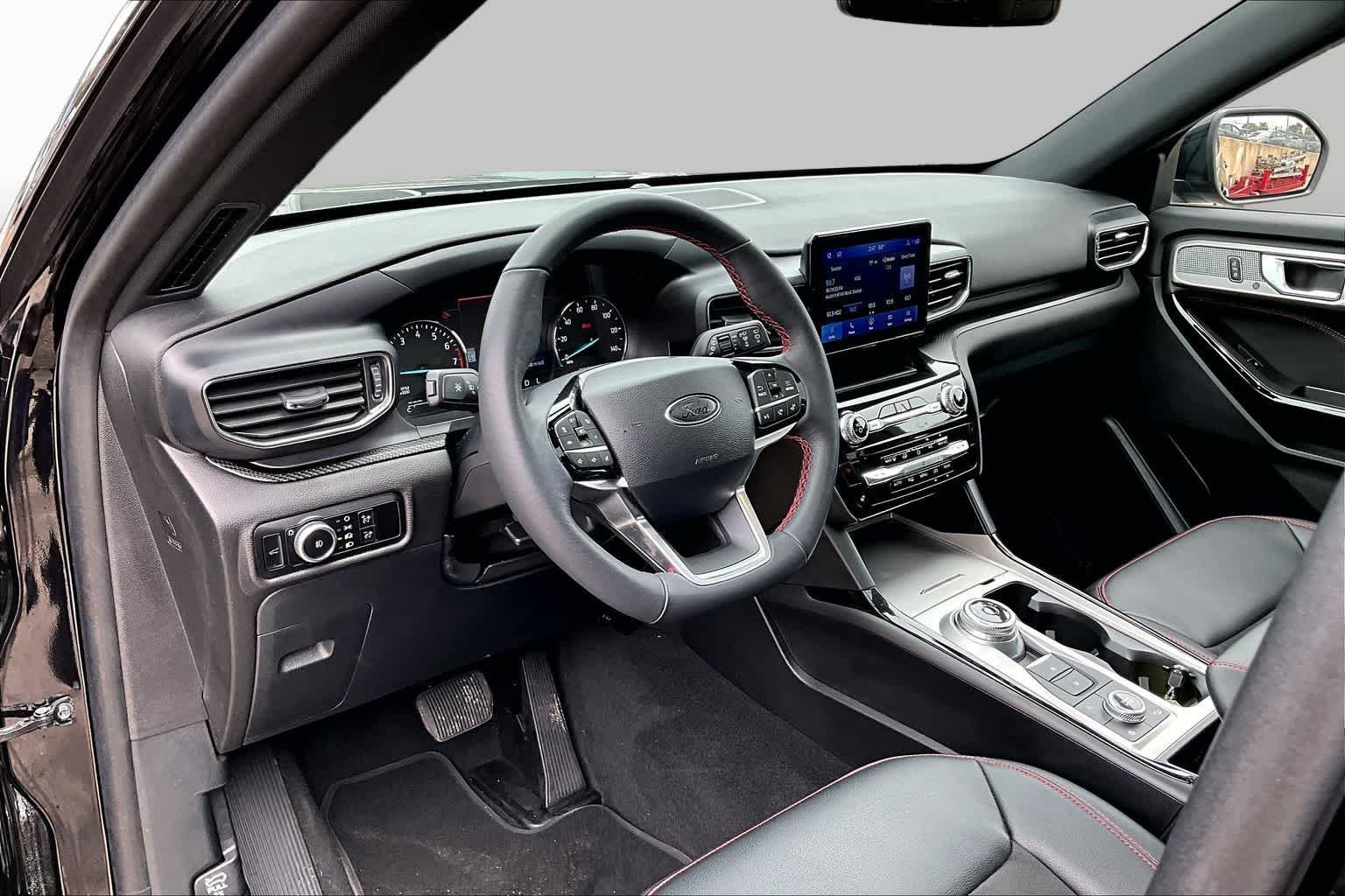 Certified Used 2024 Agate Black Ford ST-Line image 18