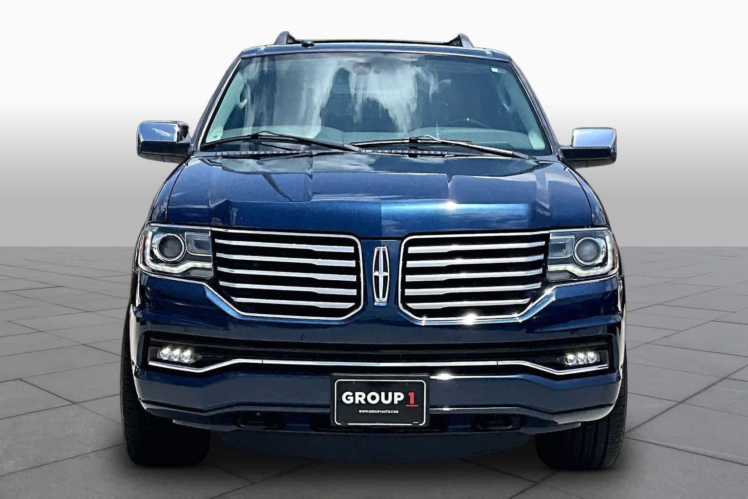 Pre-Owned 2017 Lincoln Navigator Select