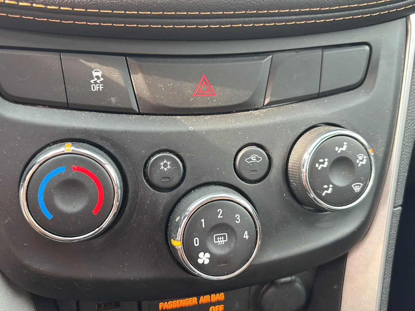 Used 2020 Wh Chevrolet  image 12
