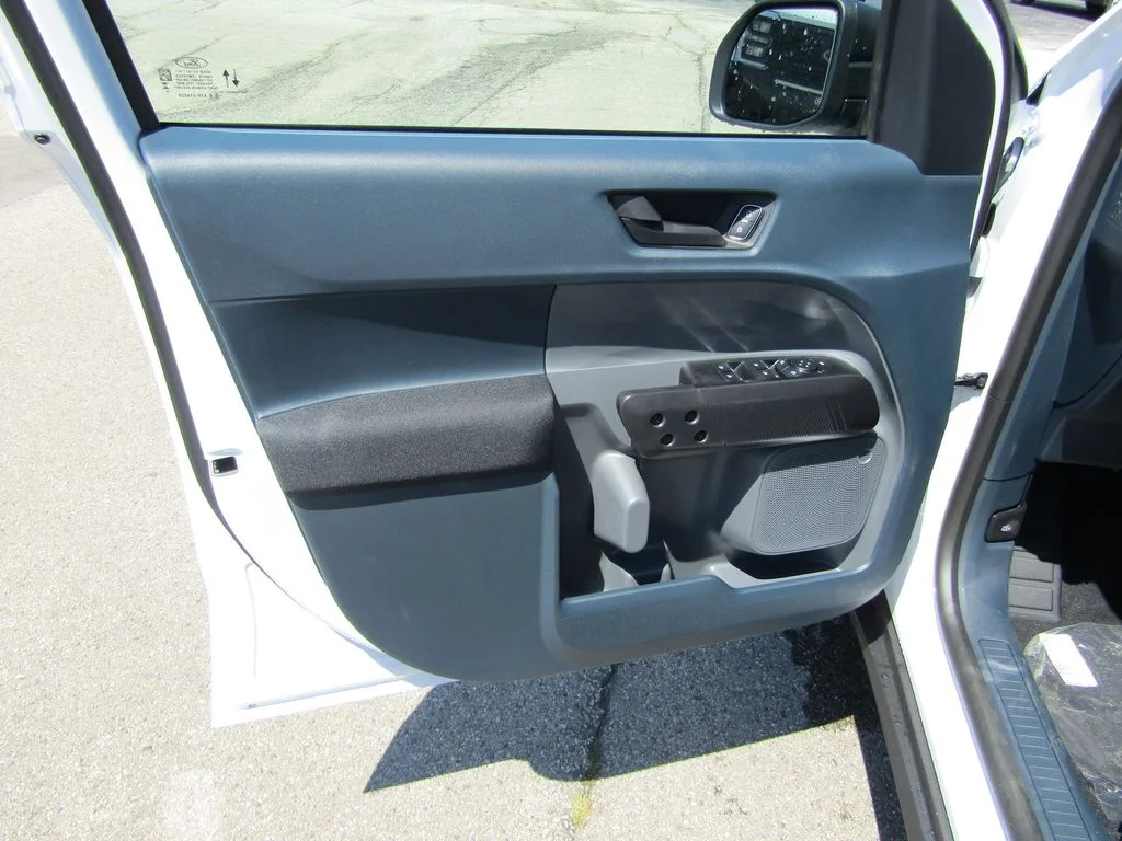 New 2026 Oxford White Ford XL image 24