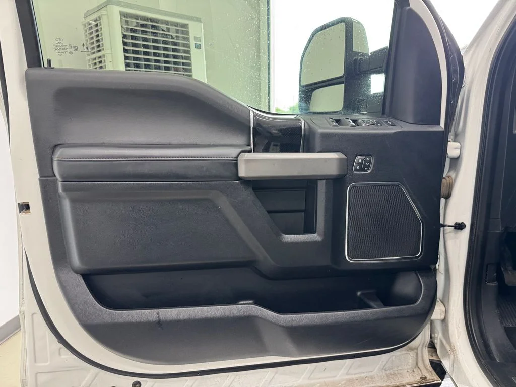 Used 2021 White Metallic Ford Platinum image 31