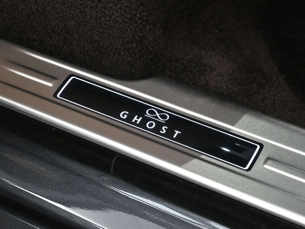 Certified Used 2022 Gray Rolls-Royce  image 9