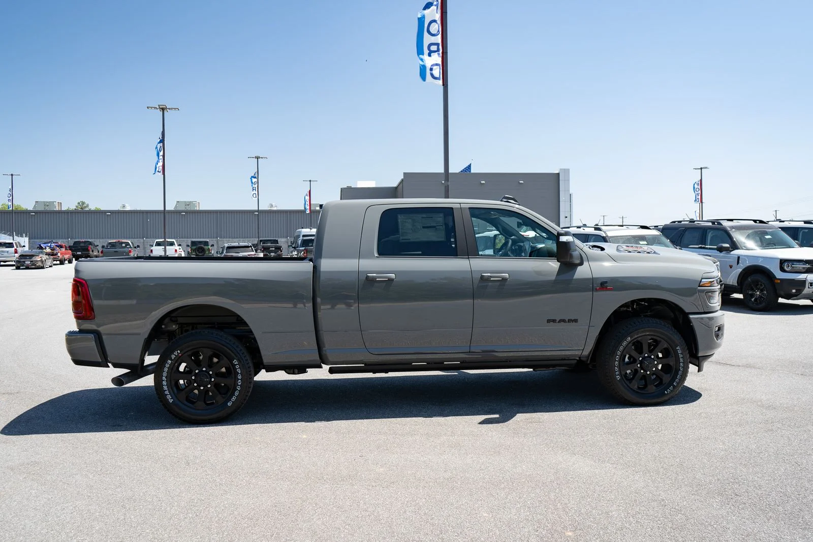 New 2026 Ceramic Gray Clear-Coat Exterior Paint RAM Laramie image 11