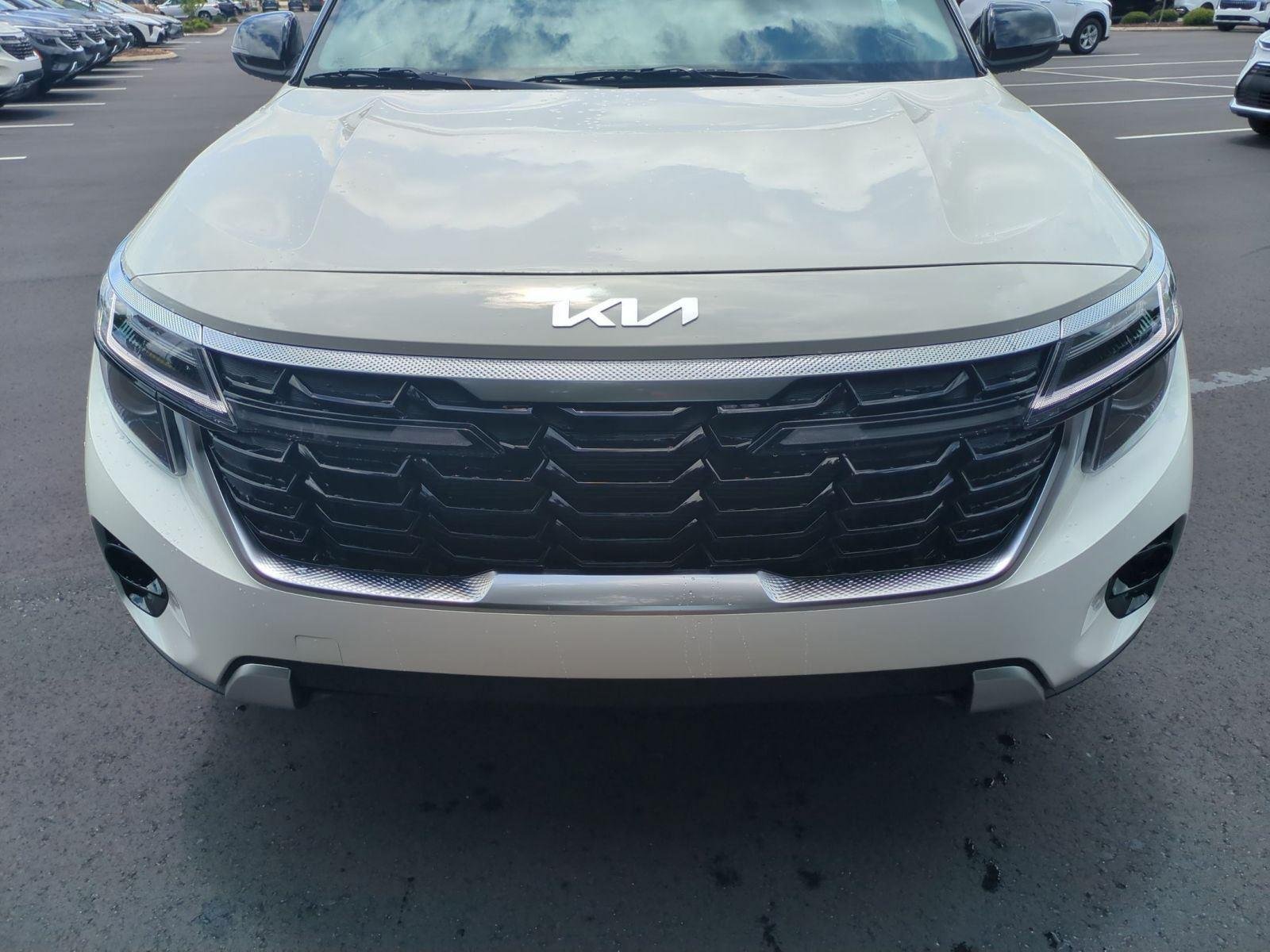 New 2026 Clear White/Black Roof Kia S image 14