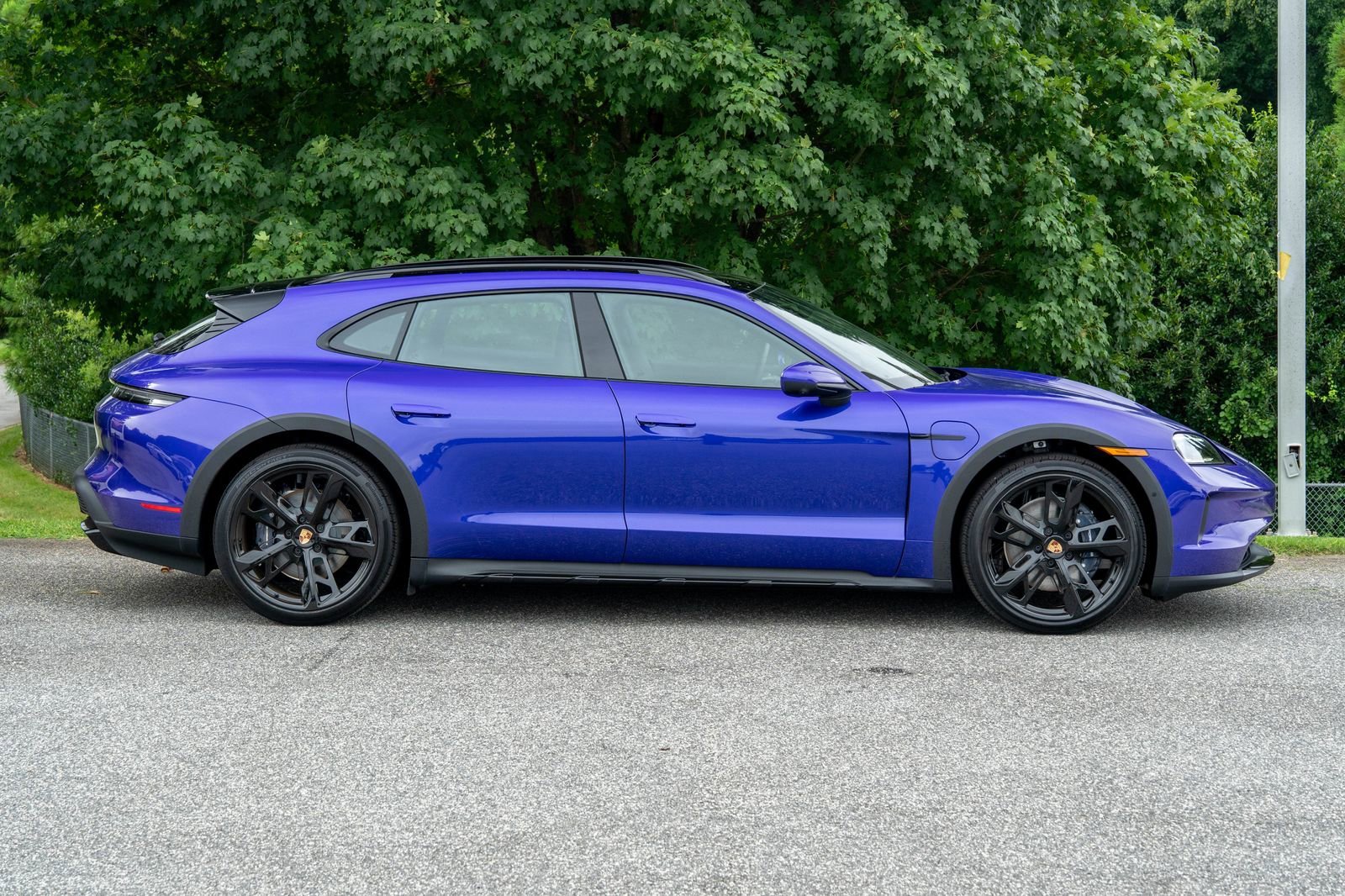 2025 Porsche Taycan Base - Photo 8