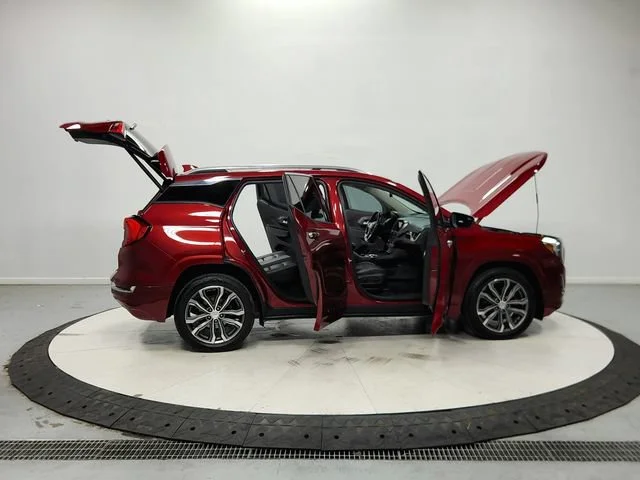 Used 2019 RED QUARTZ TINTCOAT GMC Denali image 17
