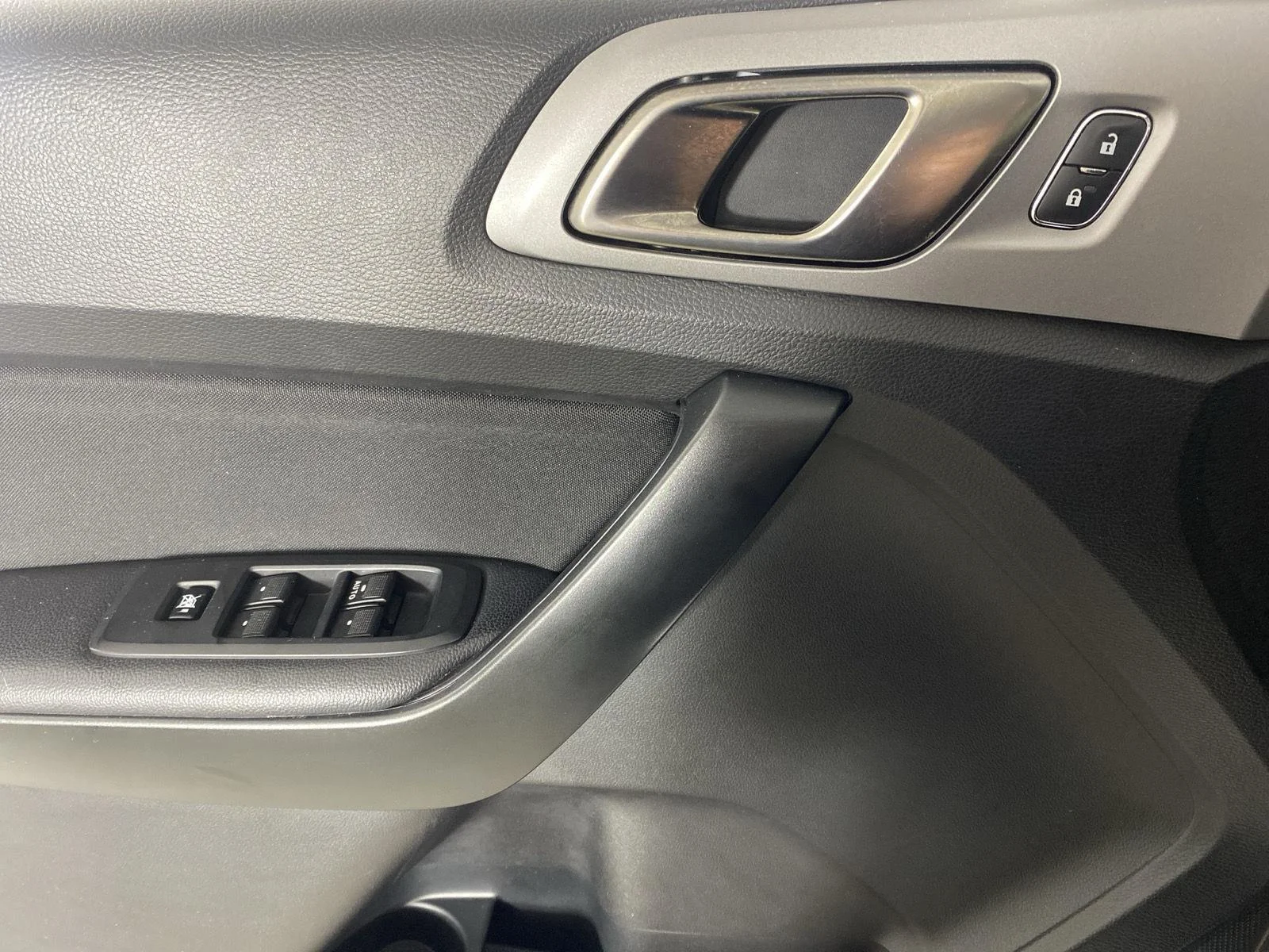 Used 2023 Oxford White Ford XLT image 20