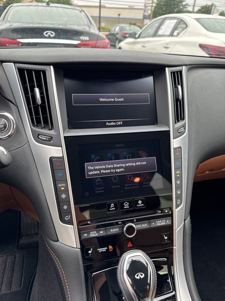 Certified Used 2023 Grand Blue INFINITI LUXE image 4