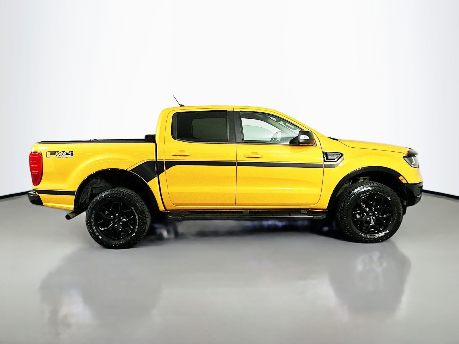 Used 2022 Cyber Orange Metallic Tricoat Ford Lariat image 8