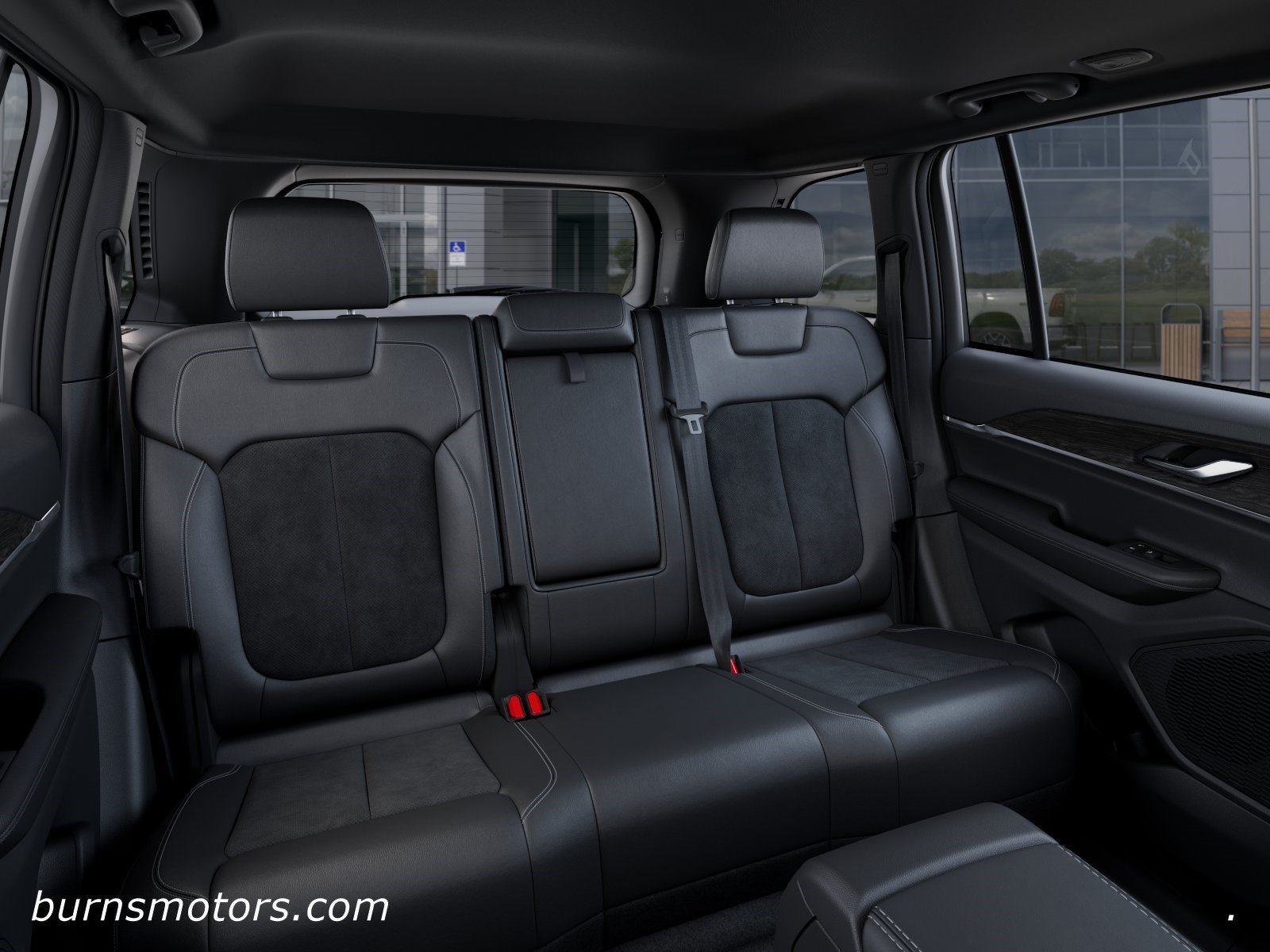 New 2026 Diamond Black Crystal Pearl-Coat Exterior Paint Jeep Laredo Altitude image 15