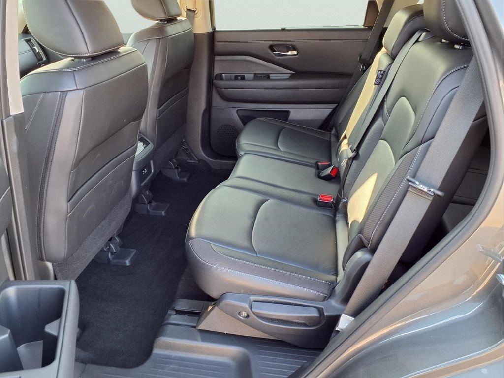 Used 2025 Gray Nissan SL image 24