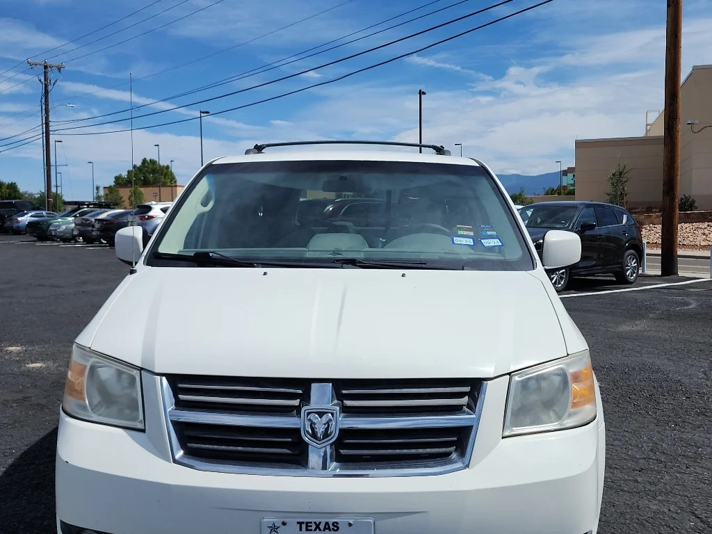 Used 2010 Stone White Clearcoat Dodge SXT image 8