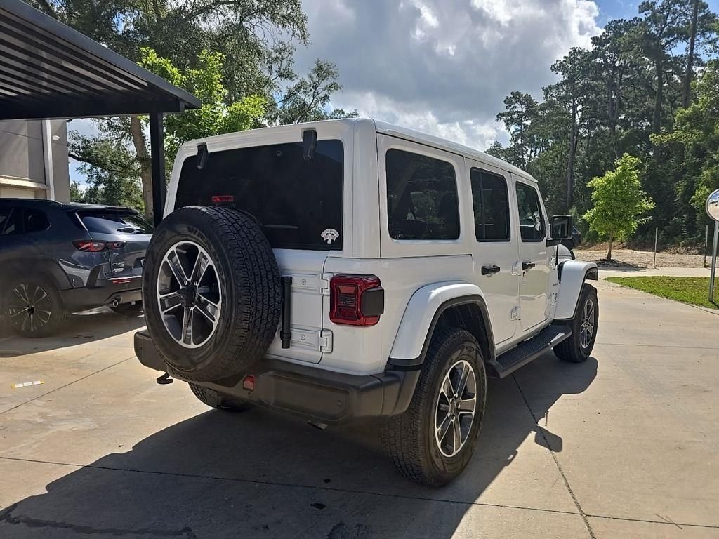 Used 2023 White Jeep Sahara image 19