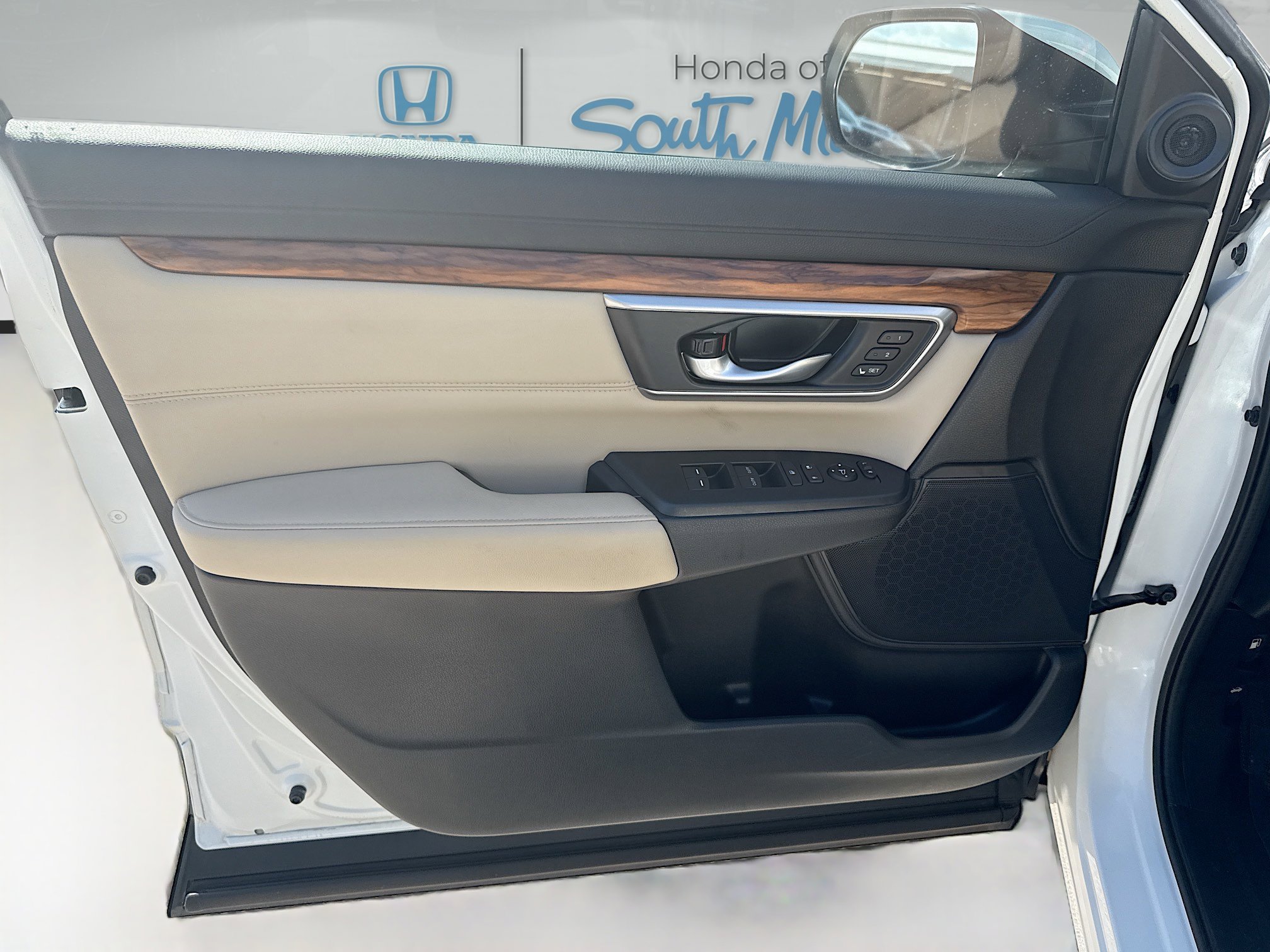 Certified Used 2022 Platinum White Pearl Honda Touring image 21