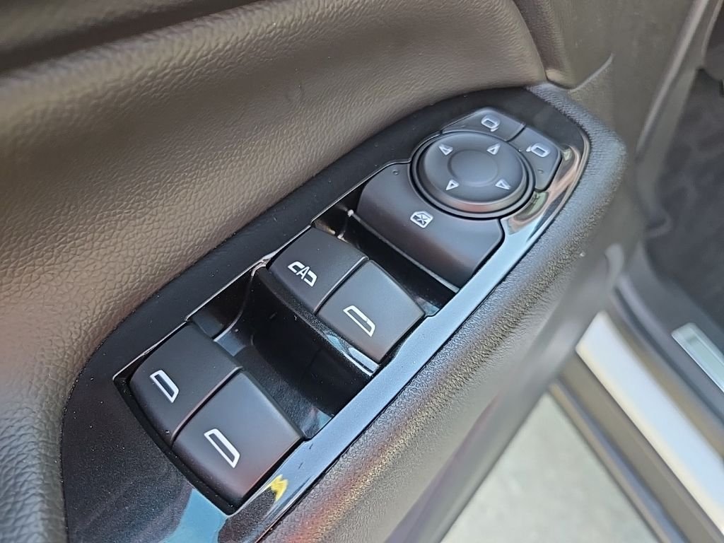 Used 2023 White Chevrolet Premier image 30