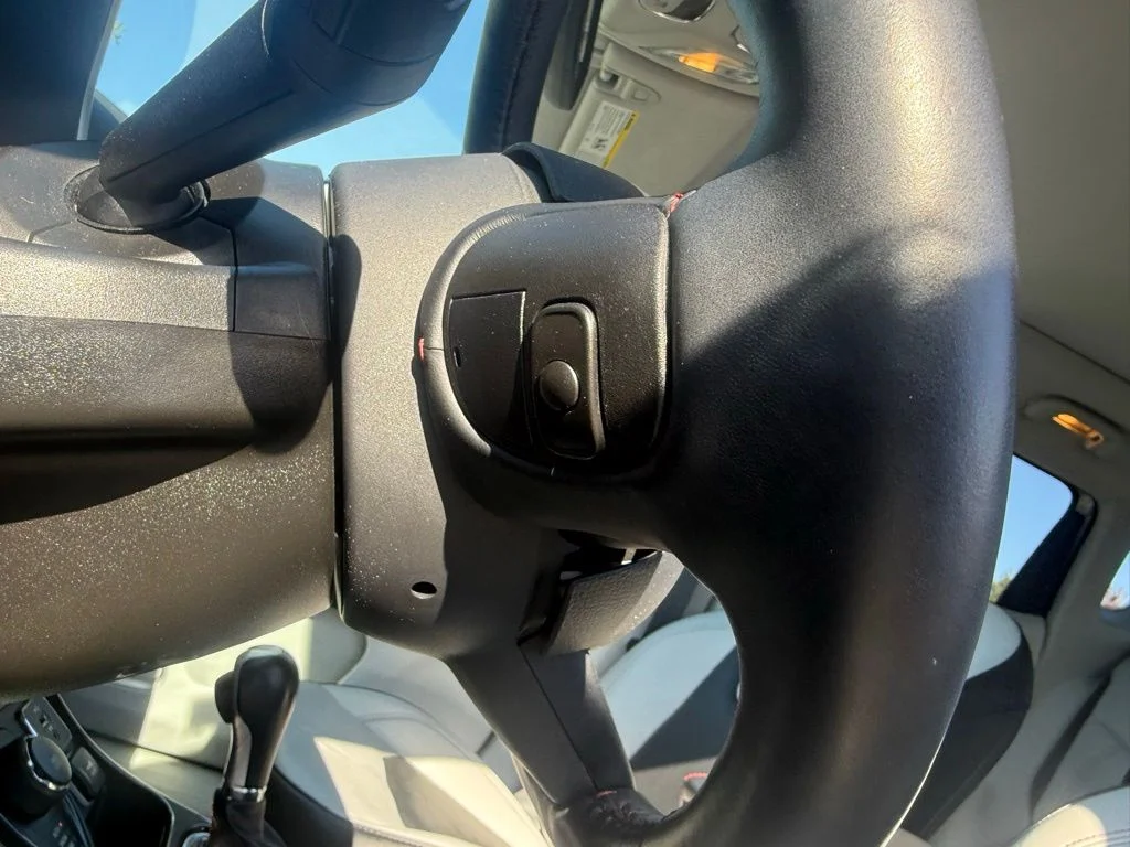 Used 2018 Silver Jeep Limited image 16
