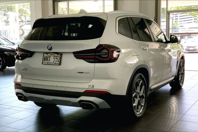 Used 2024 Mineral White Metallic BMW xDrive30i image 6