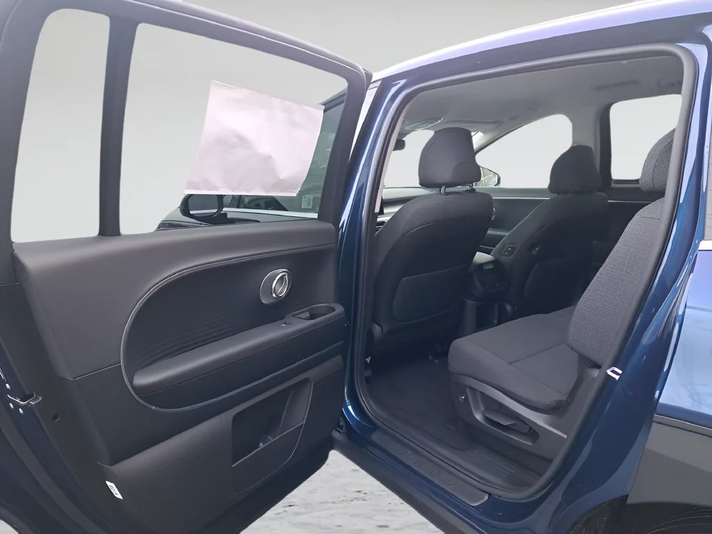 New 2026 Blue Hyundai SE image 12