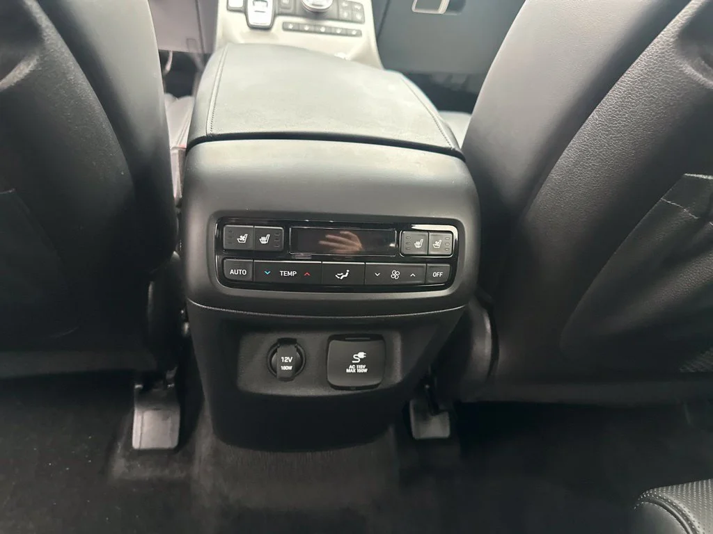 Used 2021 White Hyundai Calligraphy image 16