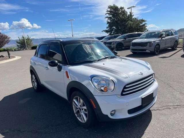 Used 2014 Light White MINI Base image 4