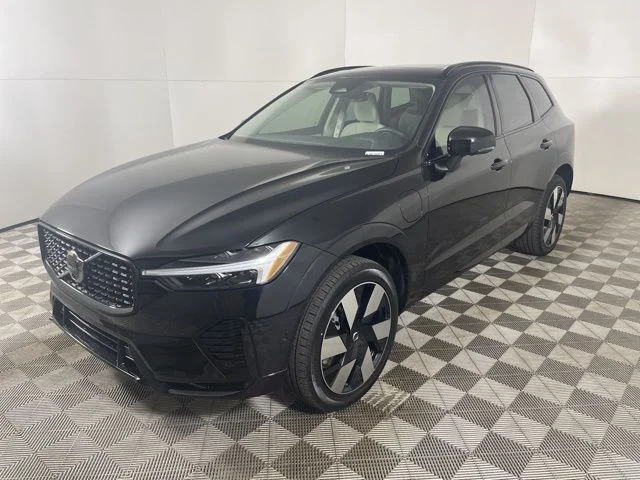 Used 2025 Black Volvo T8 Plus image 5