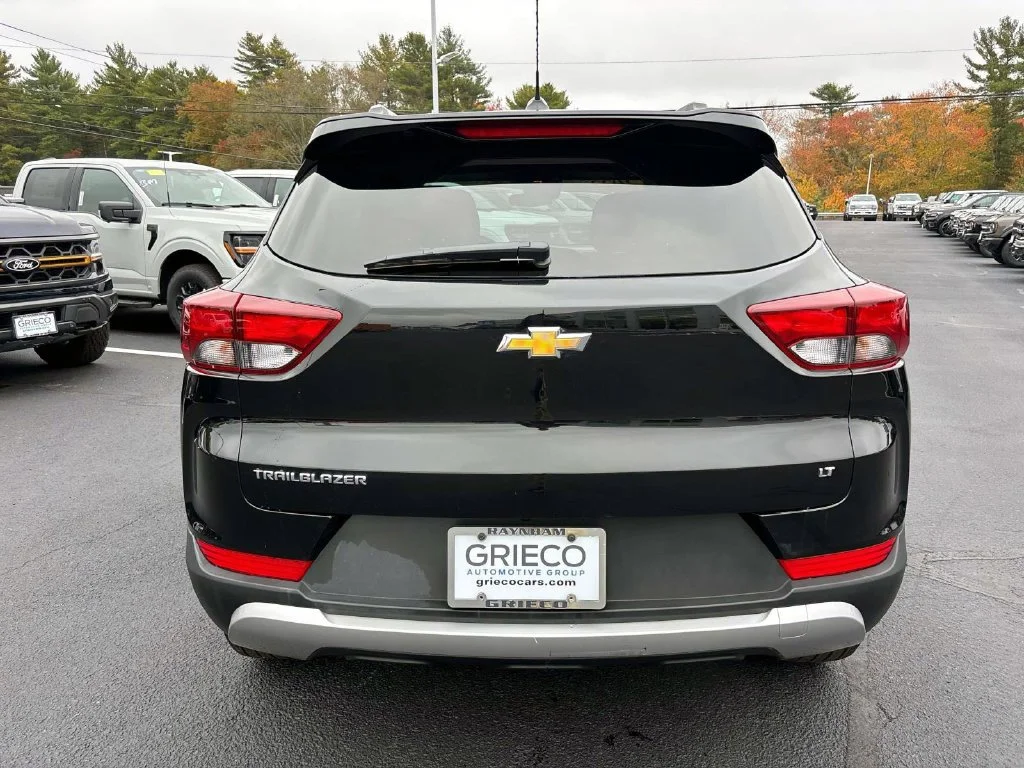 Used 2022 Black Metallic Chevrolet LT image 4